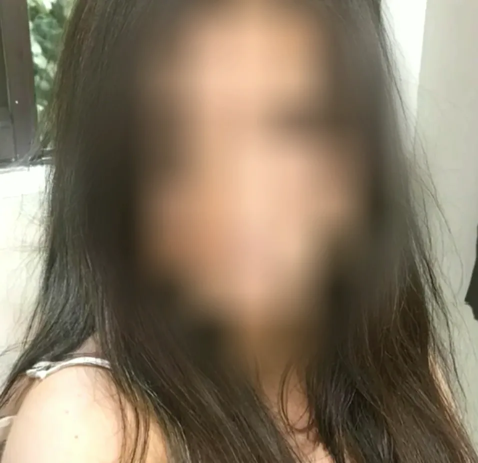 Ángela, 21 años